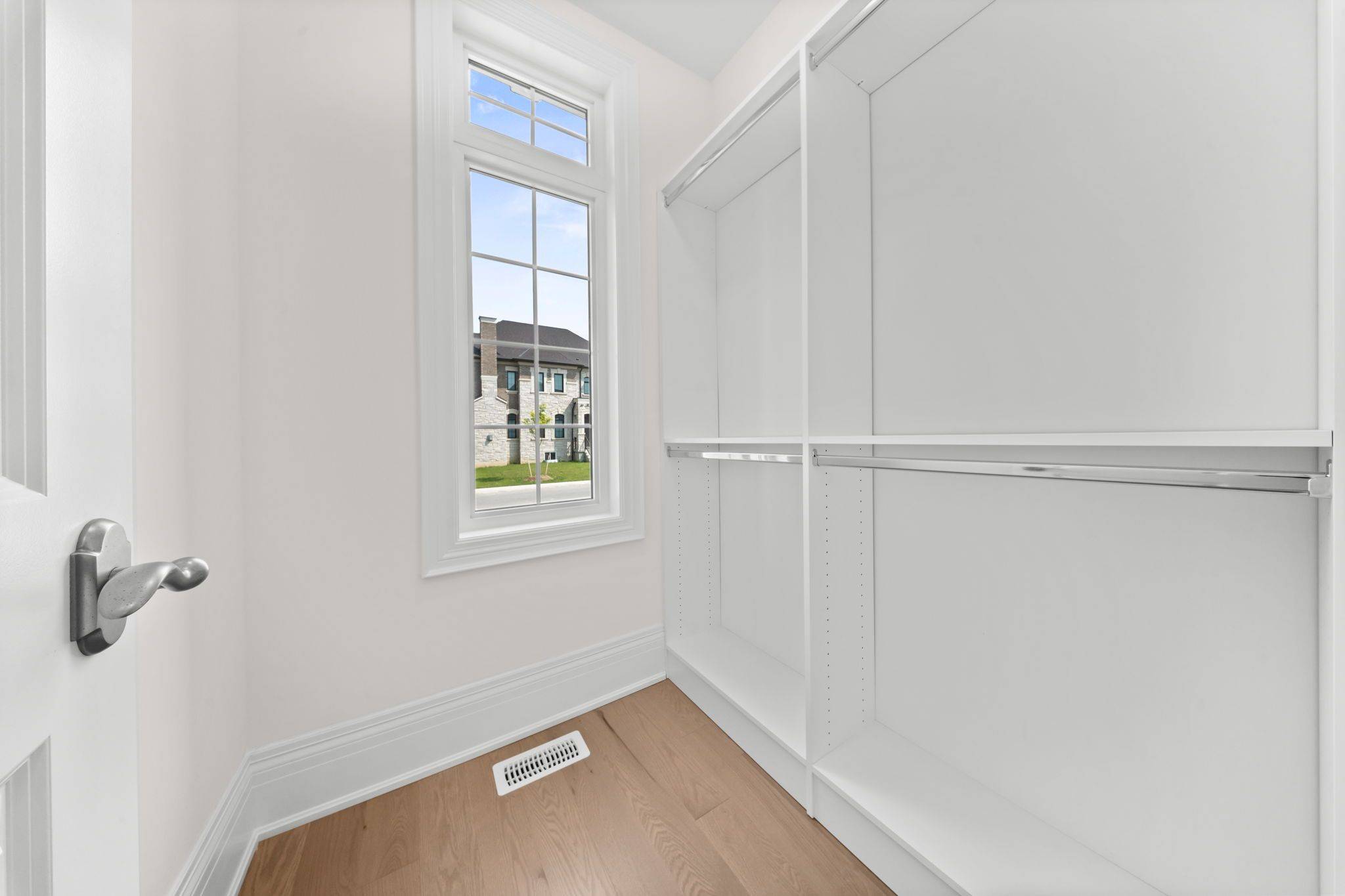 Vaughan, ON L3L 0G2,7 Tilden ST