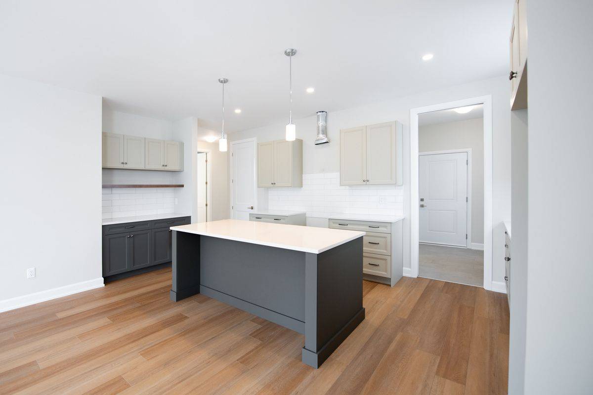 Smiths Falls, ON K7A 0L6,103 RABB ST
