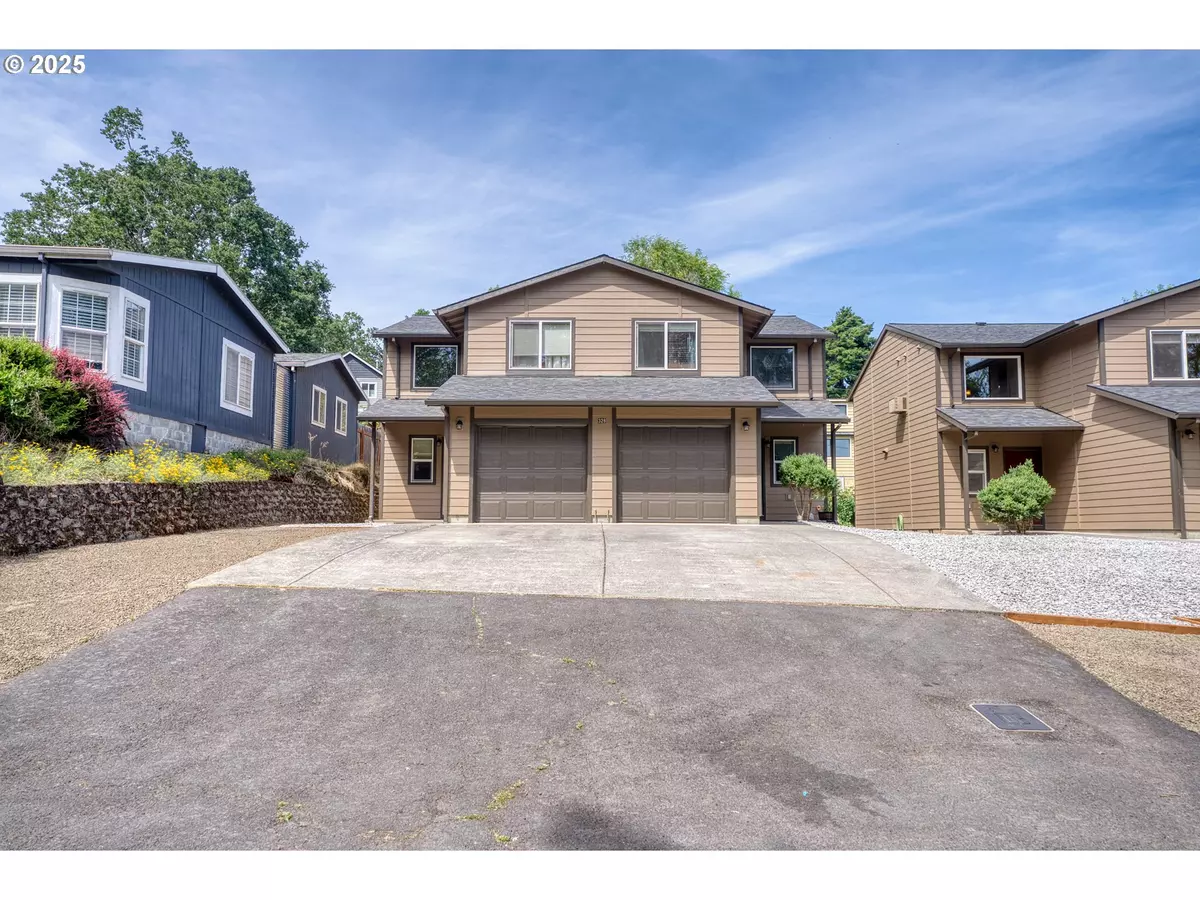 White Salmon, WA 98672,328 SE OAK ST