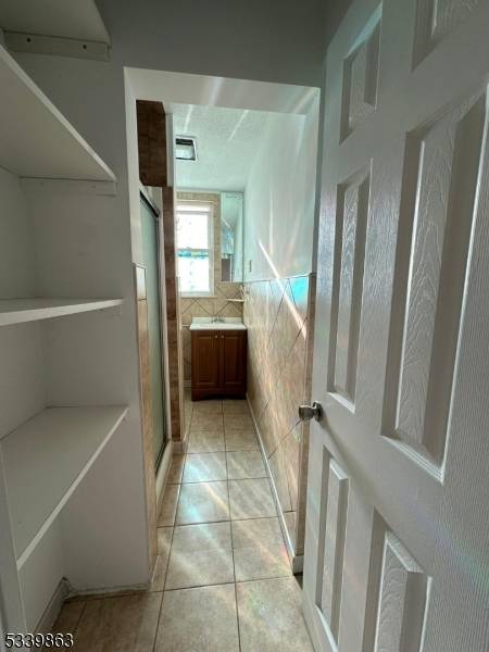 Clifton City, NJ 07011,14 Yereance Ave