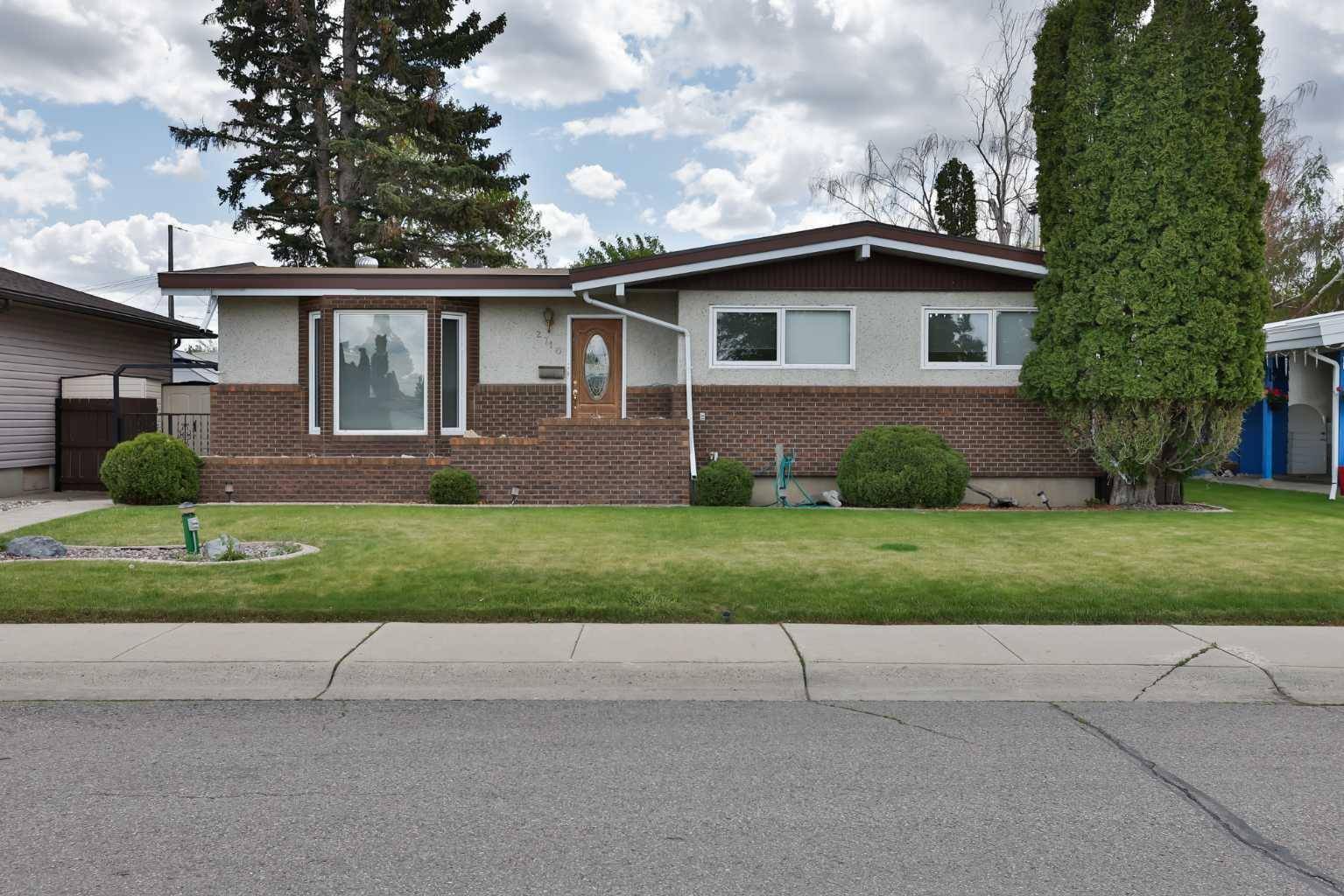 2710 7A AVE North, Lethbridge, AB T1H 1A4