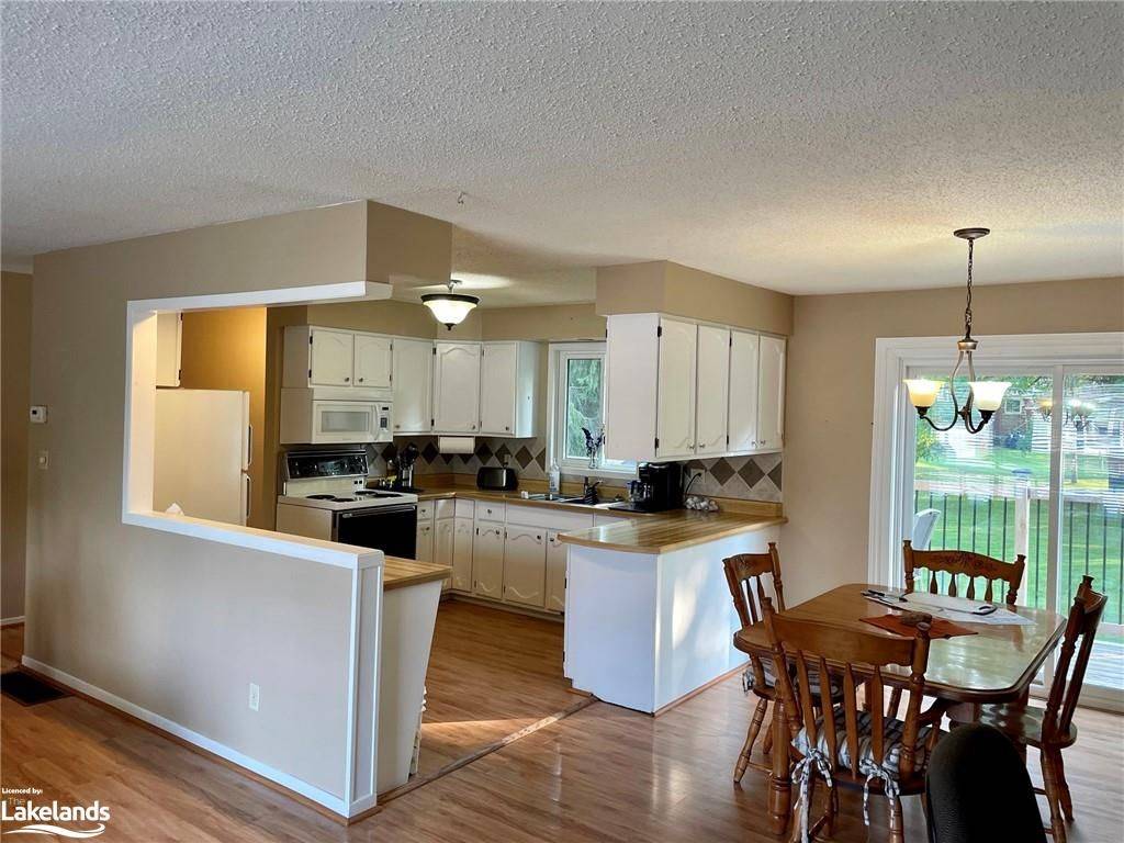 Meaford, ON N4L 1E5,33 CENTENNIAL HEIGHTS CT