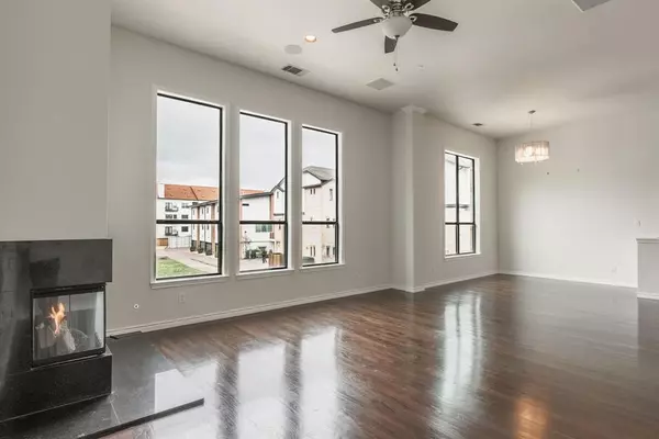 Dallas, TX 75240,13900 Noel Road #2