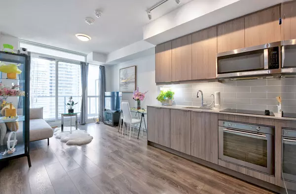 Toronto C15, ON M2J 0H2,32 Forest Manor RD #1103