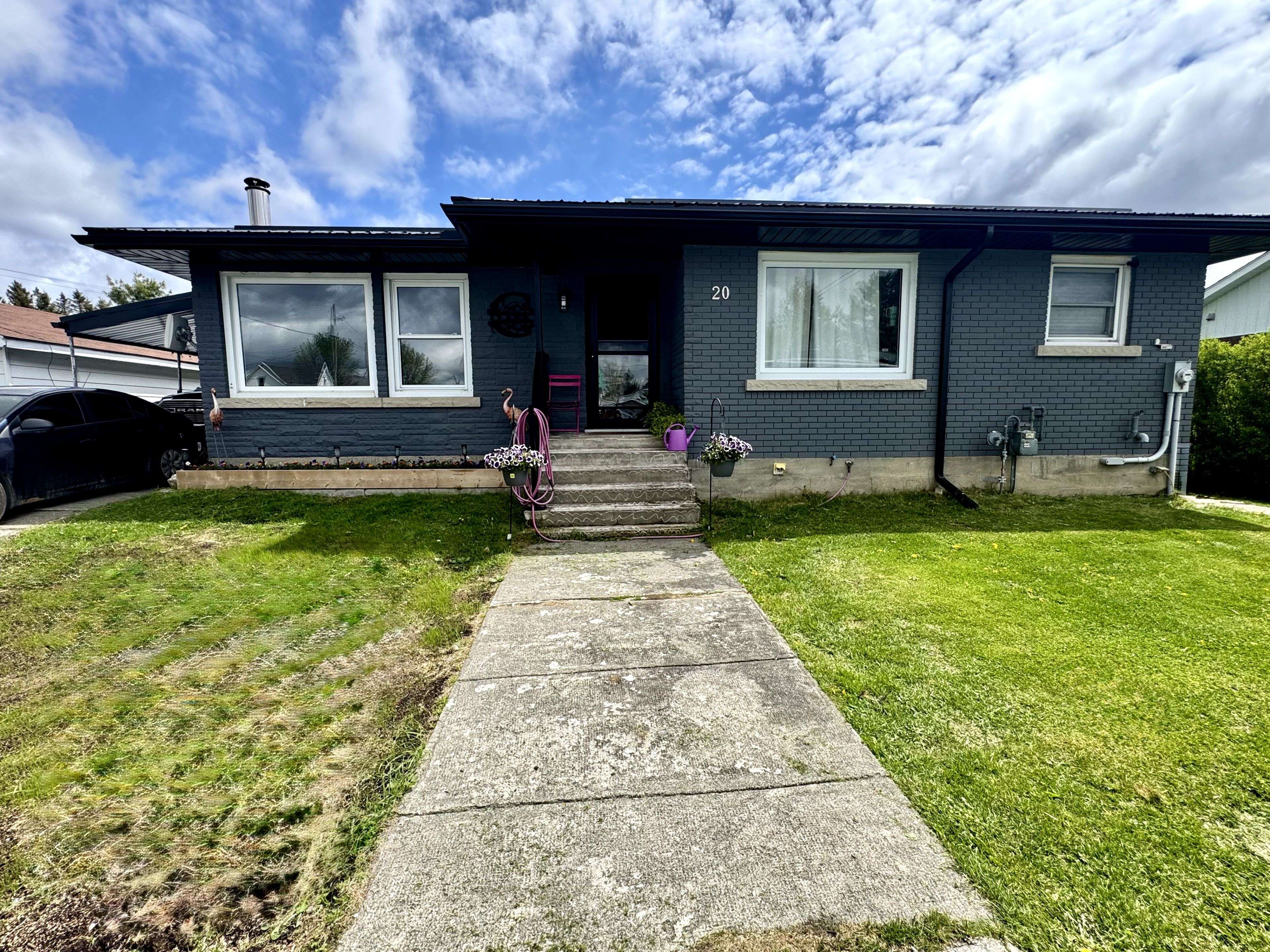 West Nipissing, ON P0H 2M0,20 Dubeau ST