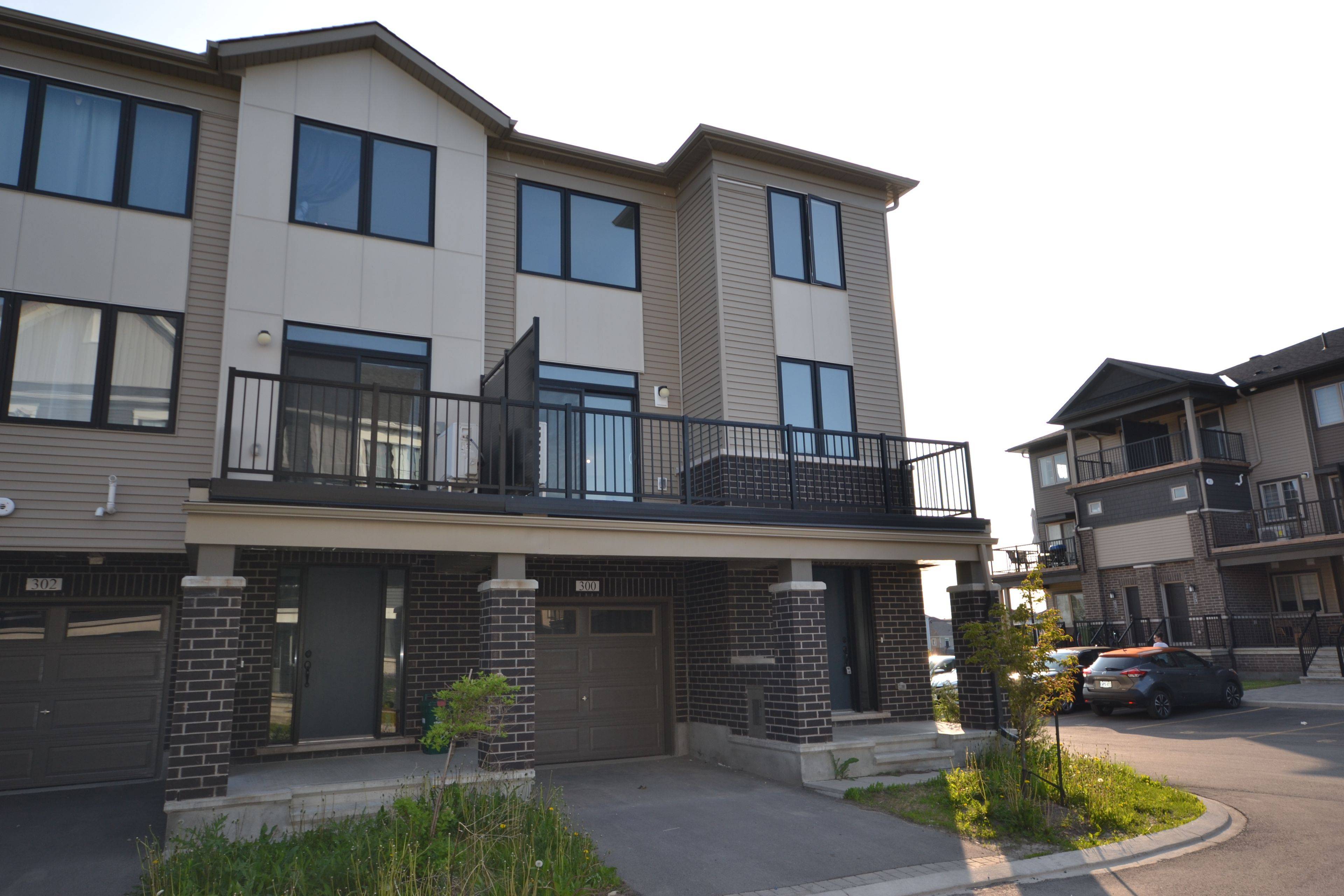300 Ilmenite Private, Barrhaven, ON K2J 7C8