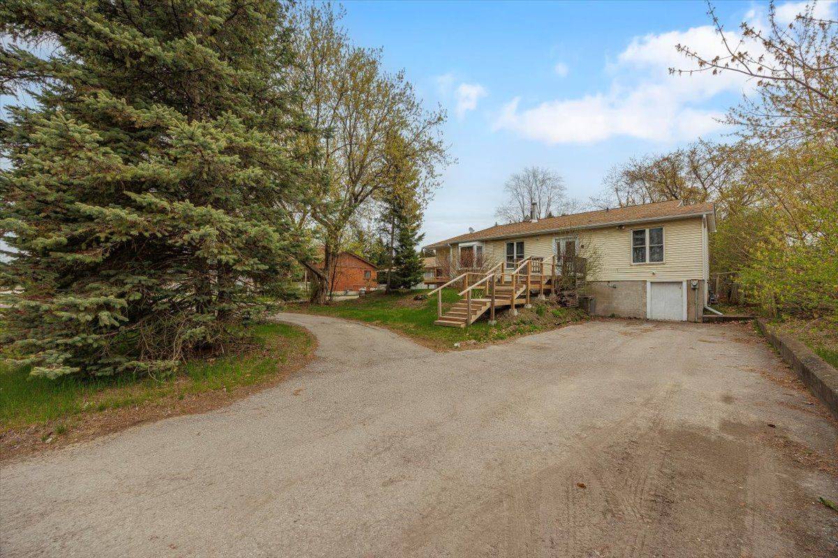 East Gwillimbury, ON L9N 1N3,19943 Bathurst ST