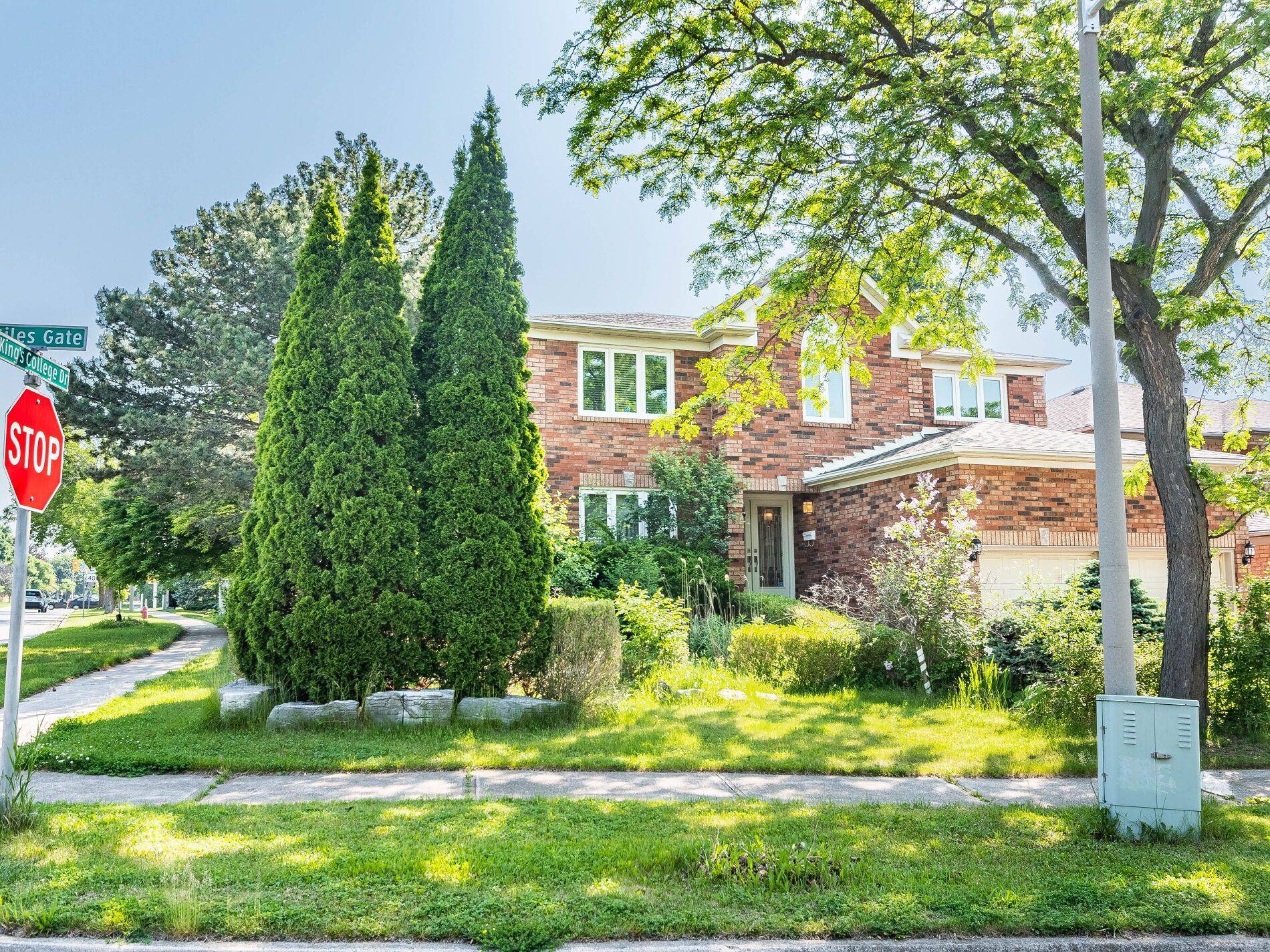 Oakville, ON L6M 2S4,1187 Giles Gate