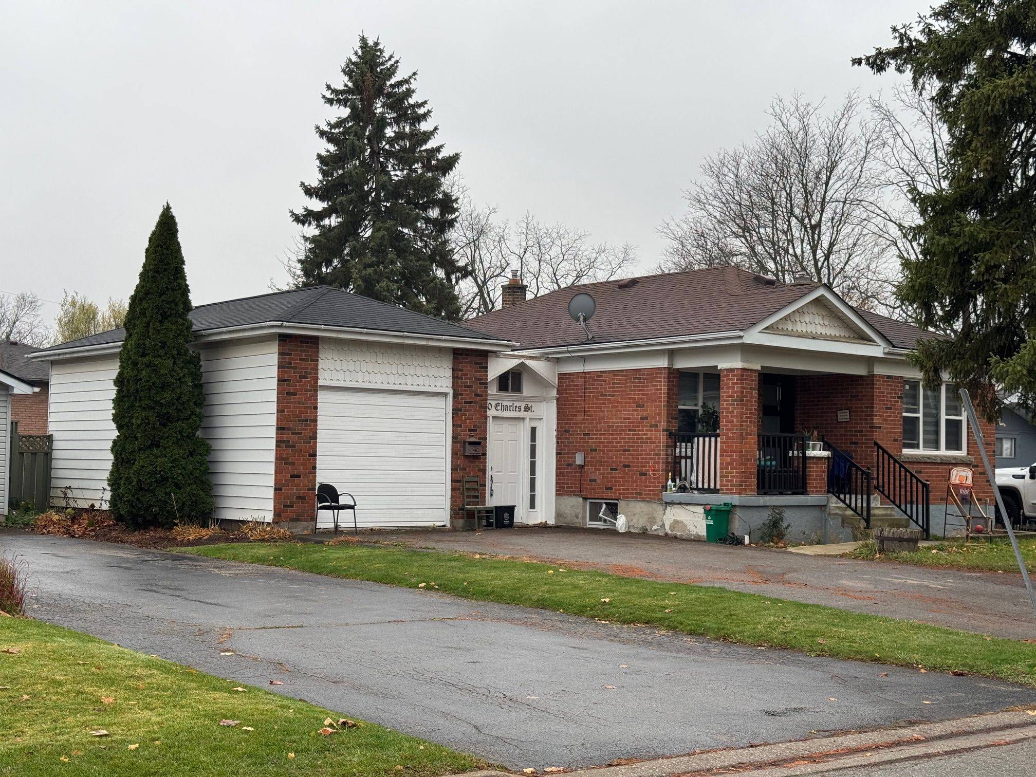 20 Charles ST, Brantford, ON N3T 1B1