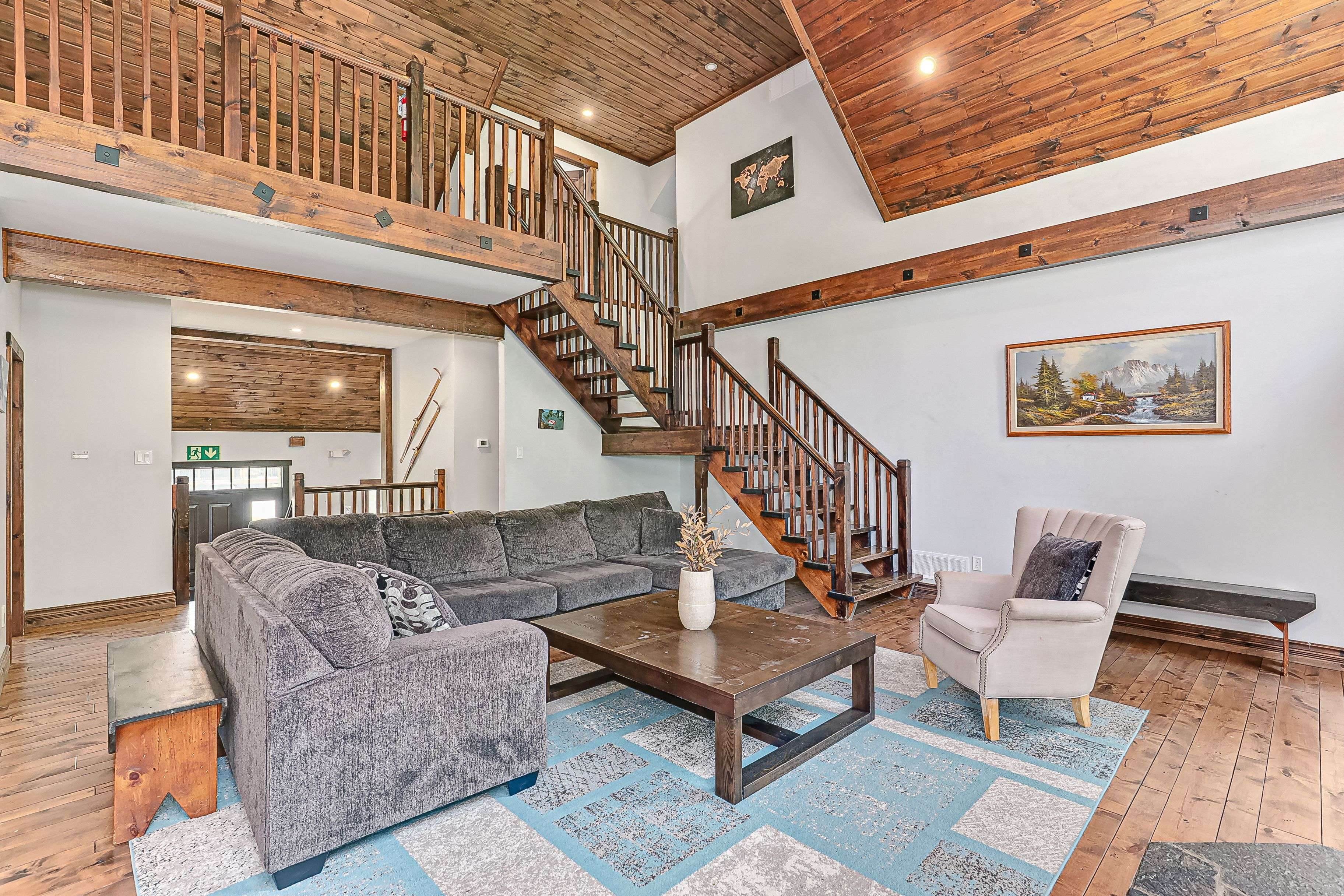 Blue Mountains, ON L9Y 0L3,191 Brooker BLVD
