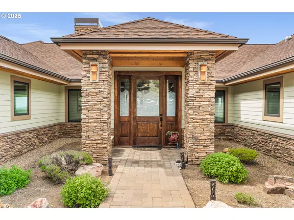 Redmond, OR 97756,10715 ROCKSIDE CT