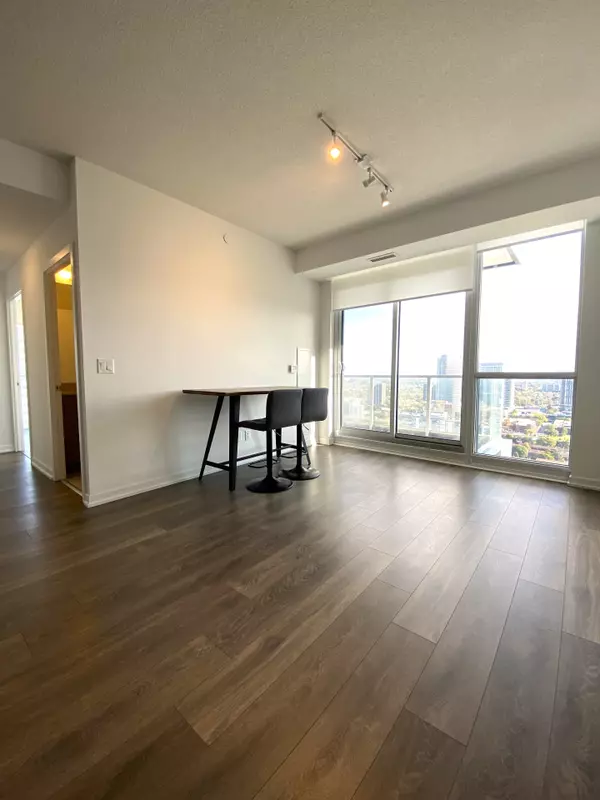Toronto C15, ON M2J 0H2,32 Forest Manor RD #2705