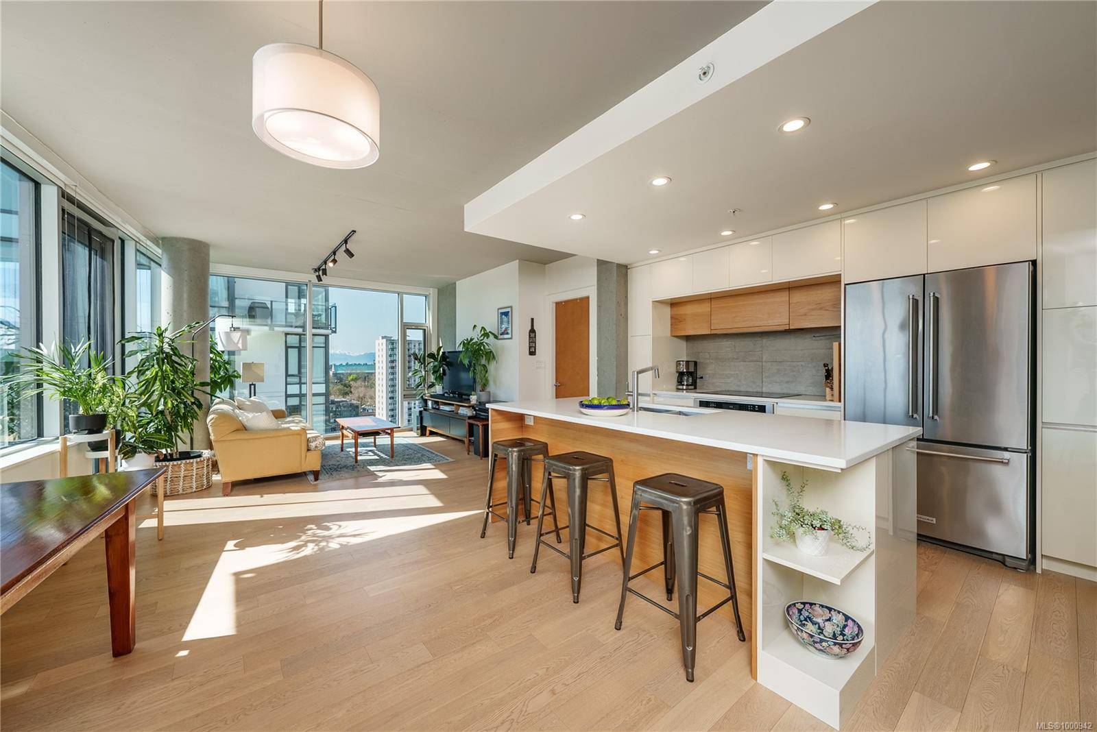 Victoria, BC V8V 0E3,989 Johnson St #1407