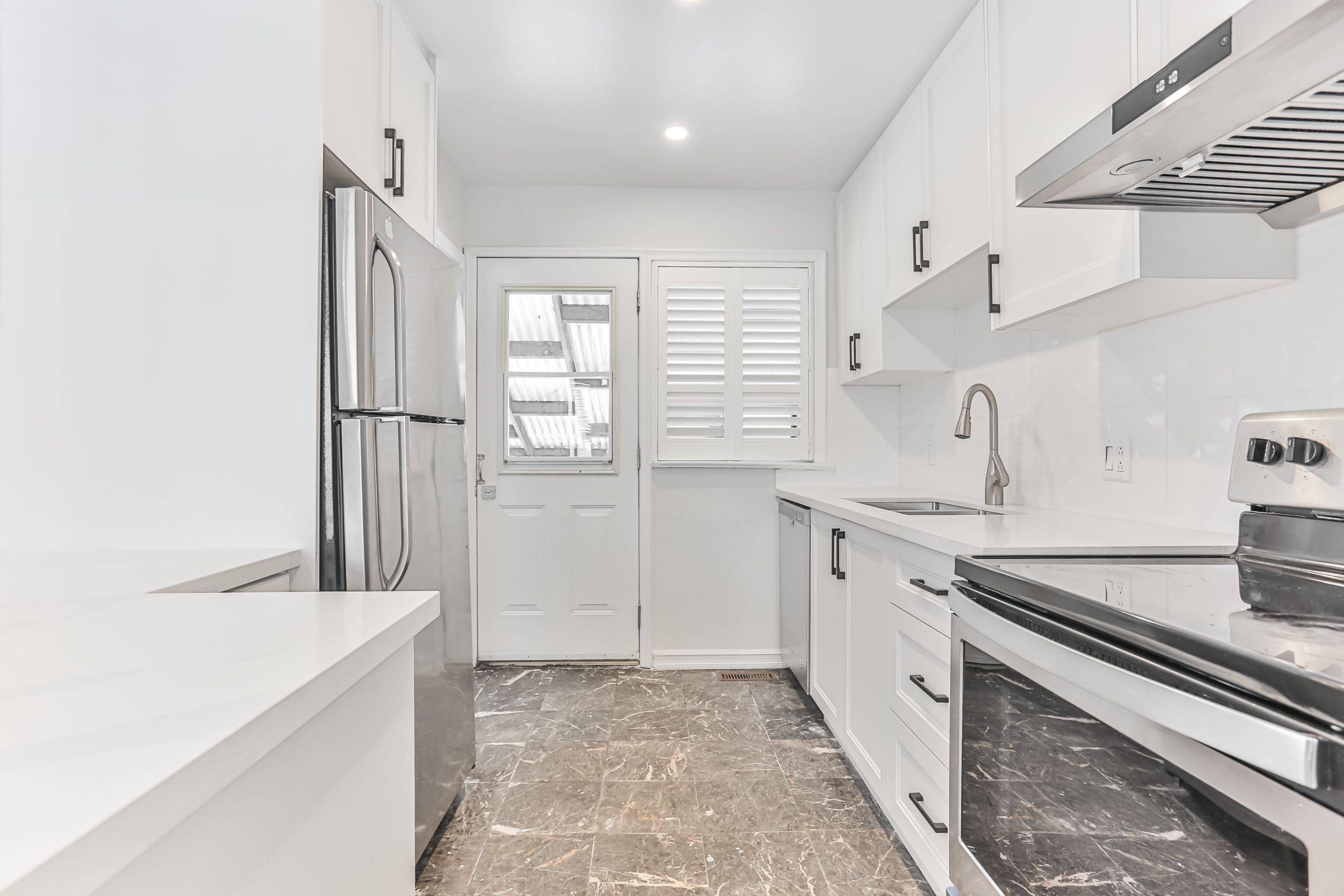 Brampton, ON L6W 2T4,3 Erlesmere AVE