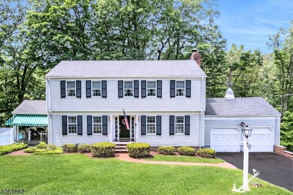 57 Thunderbird Dr, Oakland Boro, NJ 07436