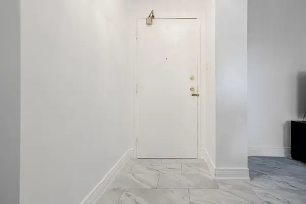 Toronto C07, ON M2M 4B1,205 Hilda AVE #302