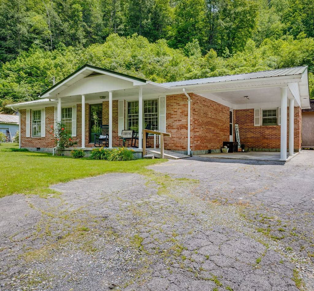 Big Rock, VA 24603,1058 Mud Dauber Road