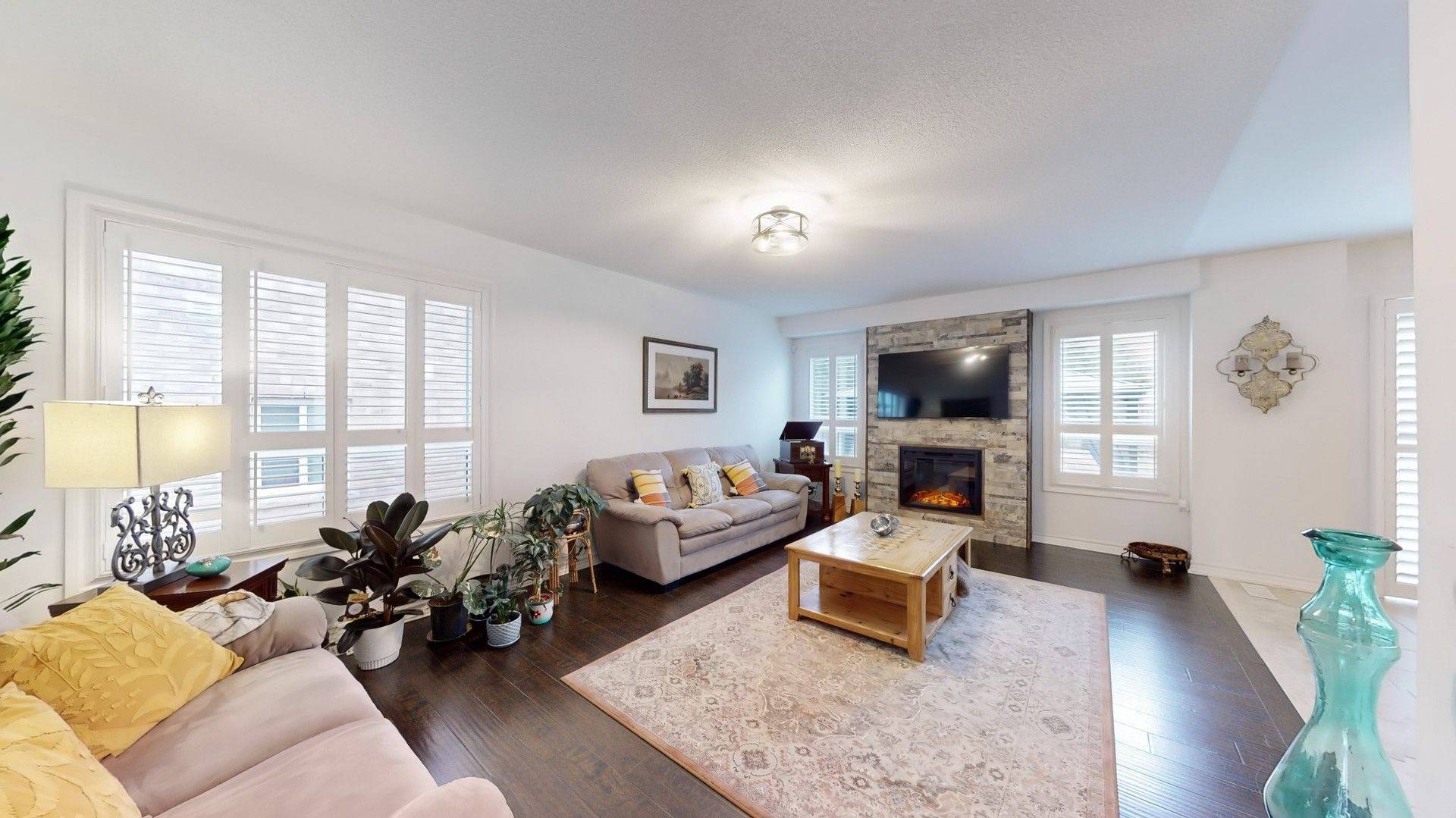 East Gwillimbury, ON L0G 1M0,136 Donald Stewart CRES