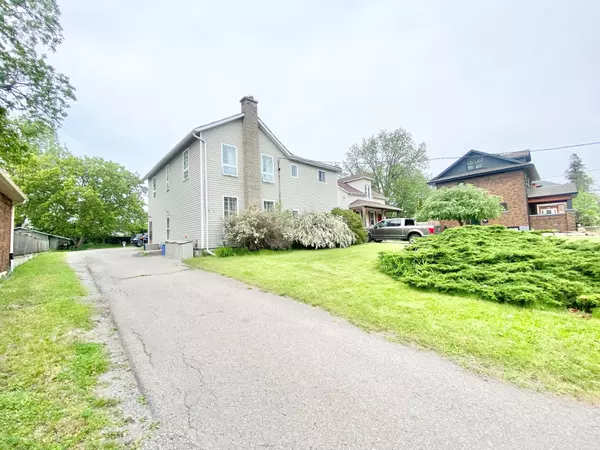 292 William ST E #1, Oshawa, ON L1G 1K8