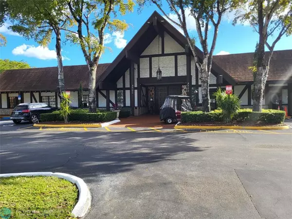 Lauderhill, FL 33319,3720 Inverrary Dr. #3A