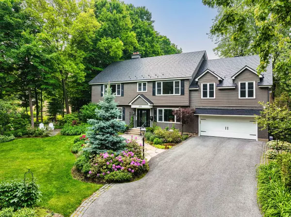 Rockcliffe Park, ON K1M 0W4,275 BUCHAN RD