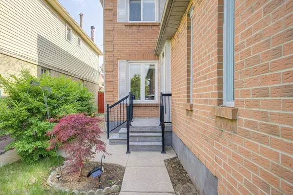 Mississauga, ON L5L 5J9,3218 Valcourt CRES