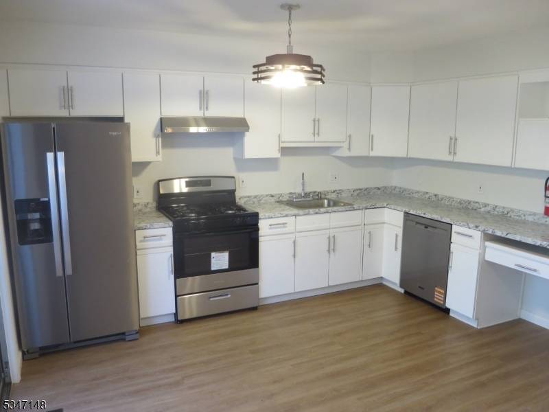 Rahway City, NJ 07065,36 E Grand Ave #18