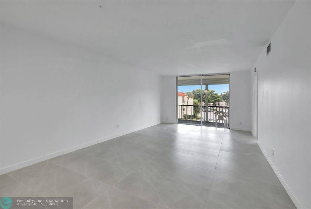 Pembroke Pines, FL 33025,9720 S Hollybrook Lake Dr  #301