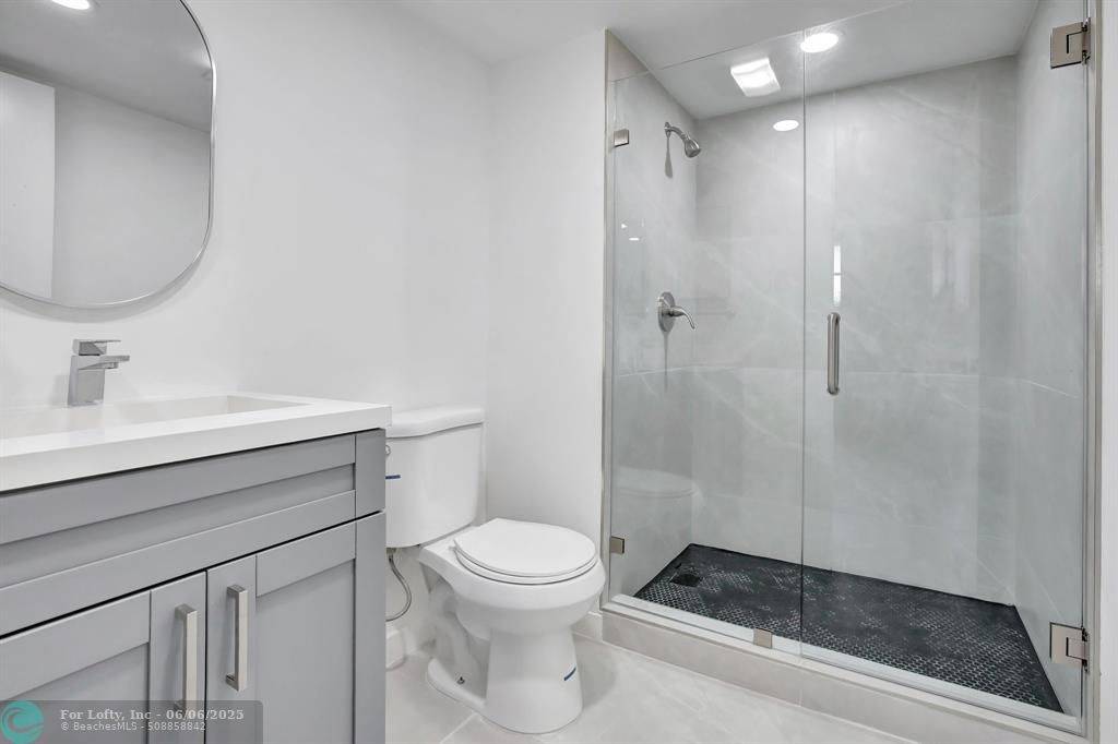 Pembroke Pines, FL 33025,9720 S Hollybrook Lake Dr  #301