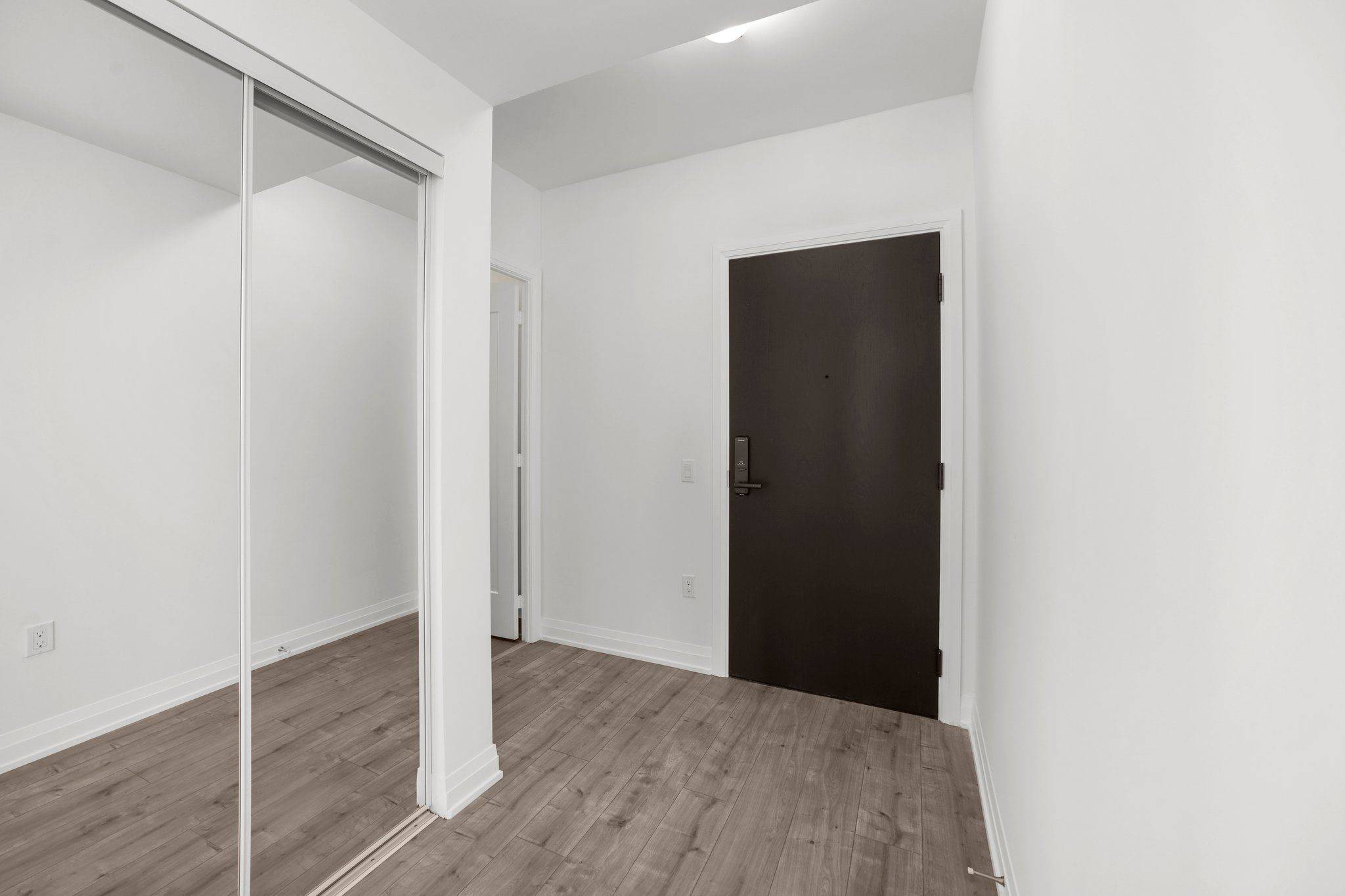 Oakville, ON L6H 0S2,412 Silver Maple RD #716