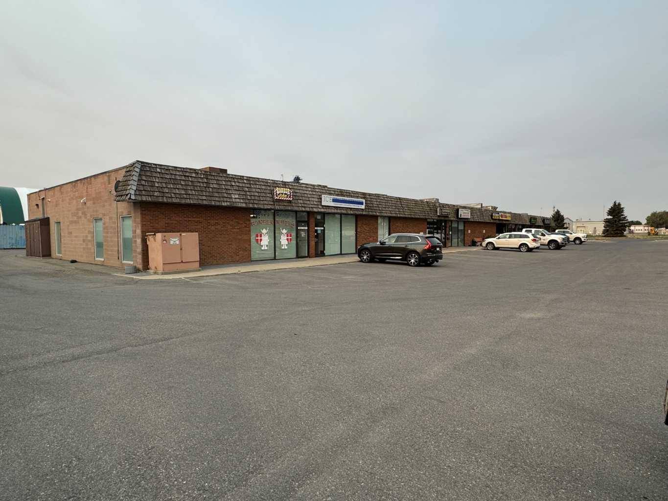 Lethbridge, AB T1H 0P1,2802 5 AVE N