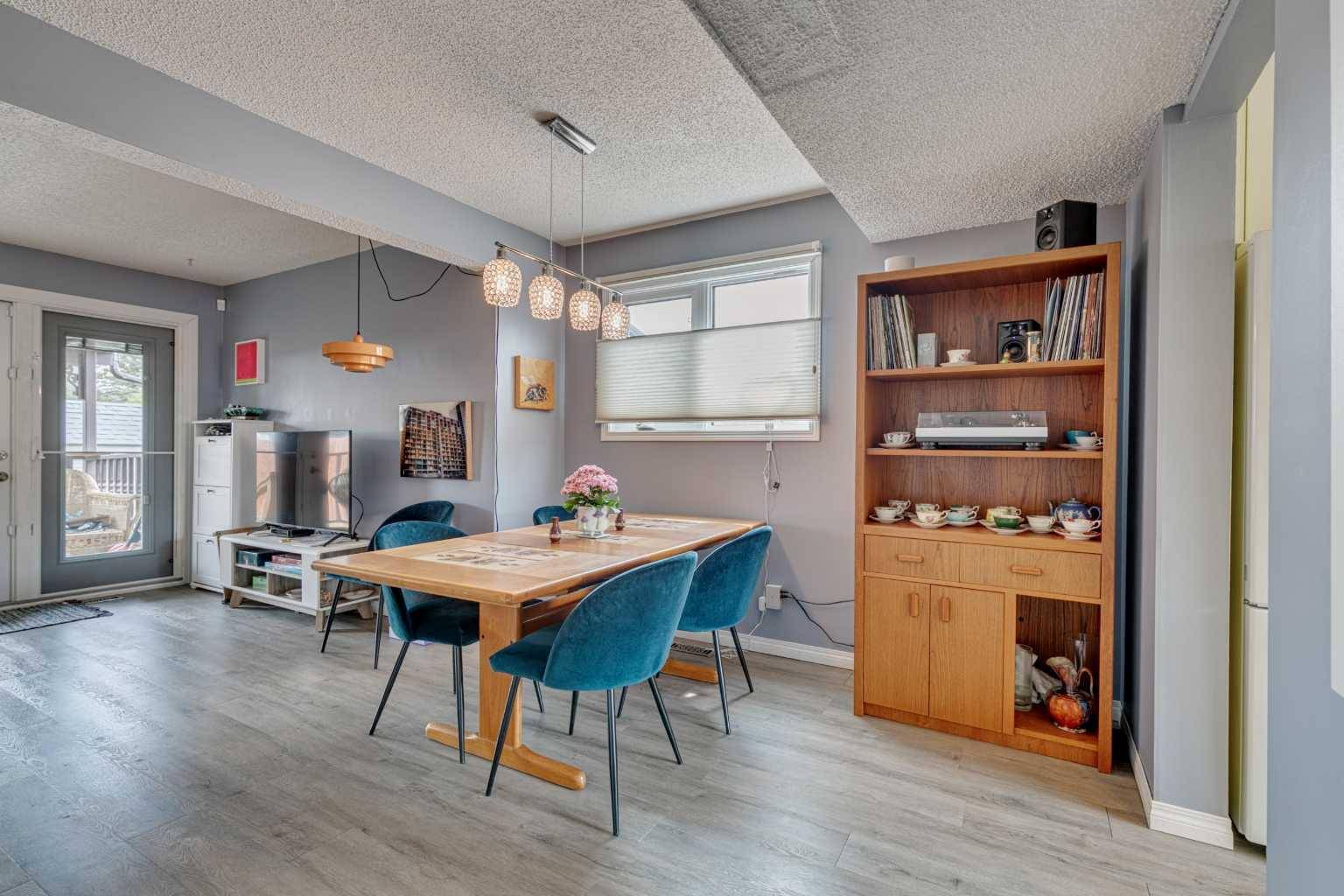 Calgary, AB T2W 3J2,3419 Cedarille DR Southwest