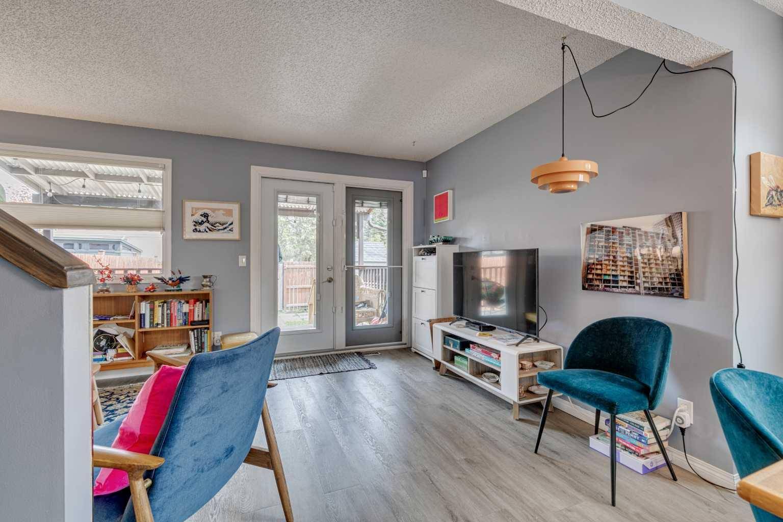 Calgary, AB T2W 3J2,3419 Cedarille DR Southwest