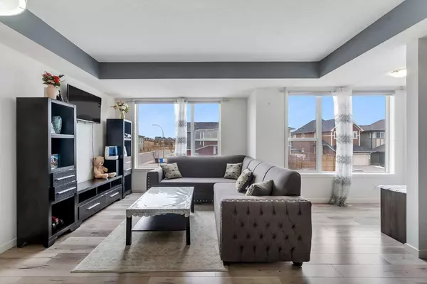 Calgary, AB T3J 0W4,62 Saddlestone DR Northeast