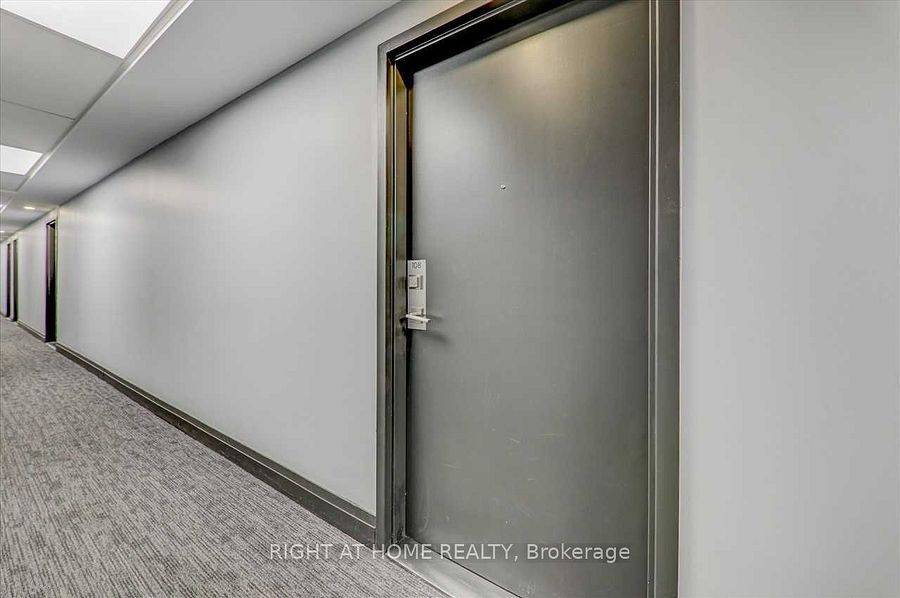Toronto E10, ON M1E 0B9,1 Falaise RD #202