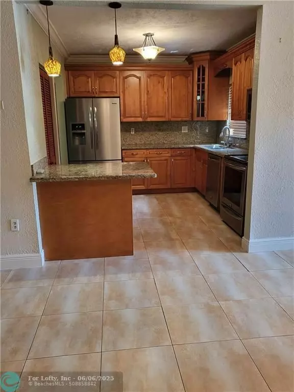 Miami, FL 33179,780 NE 199th St #E 101