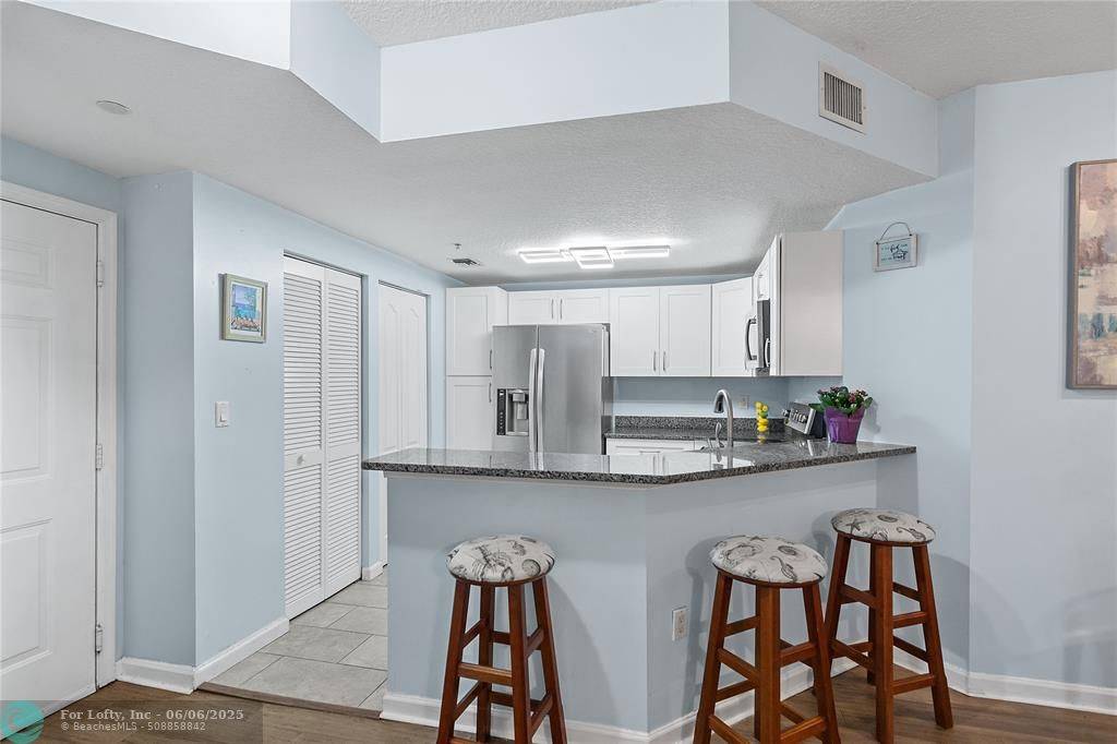 Vero Beach, FL 32967,5095 Fairways Cir  #102