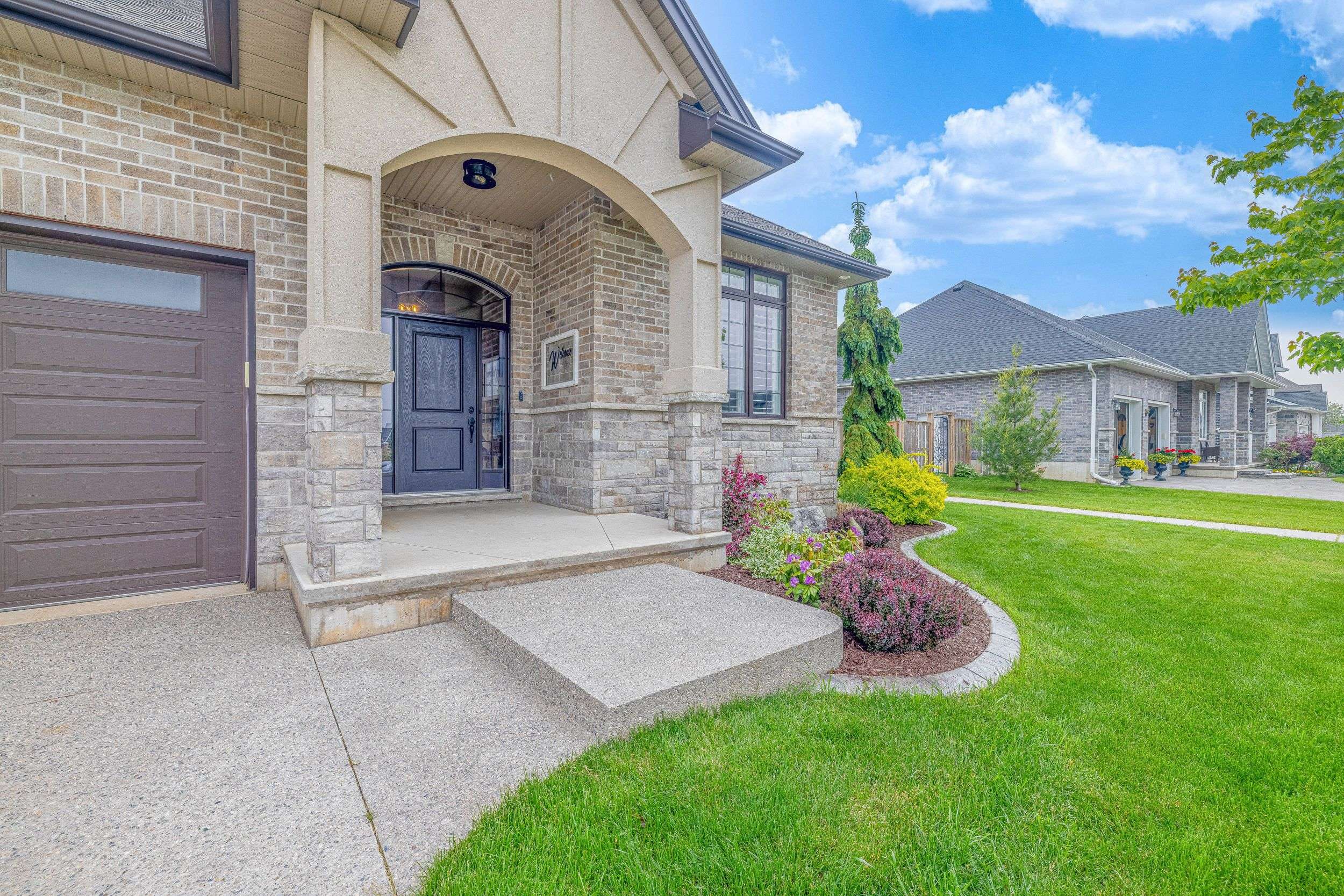 South-west Oxford, ON N0J 1N0,17 AMANDA AVE