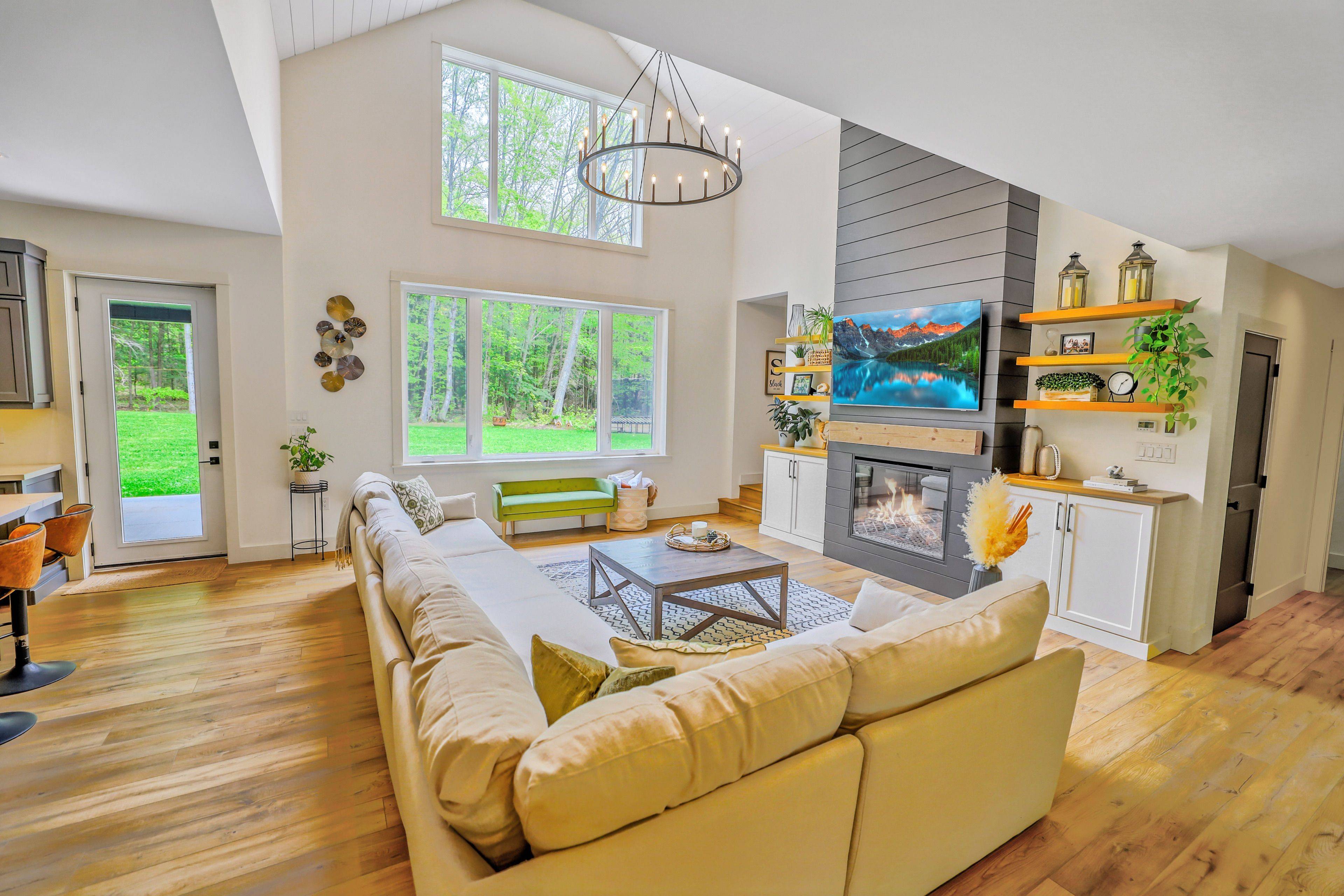 Gravenhurst, ON P0E 1N0,1025 Davis DR
