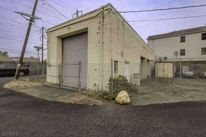 Newark City, NJ 07114,2-8 Pennsy Pl