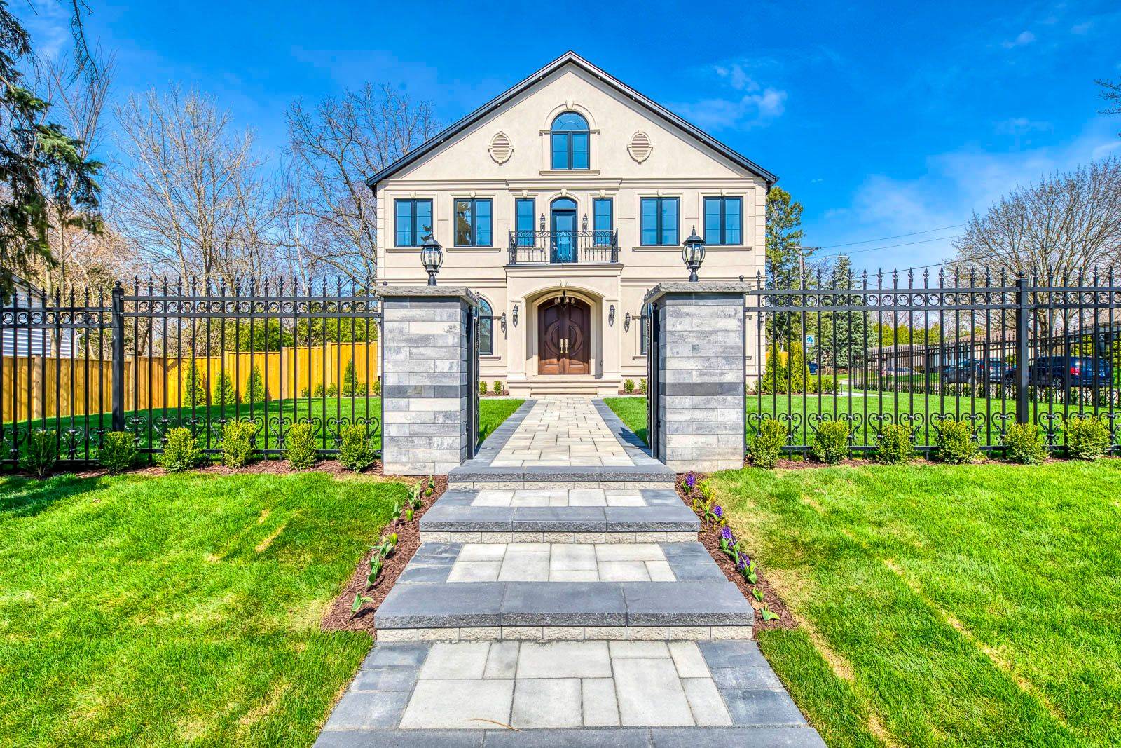Burlington, ON L7N 1N5,452 Rothesay PL