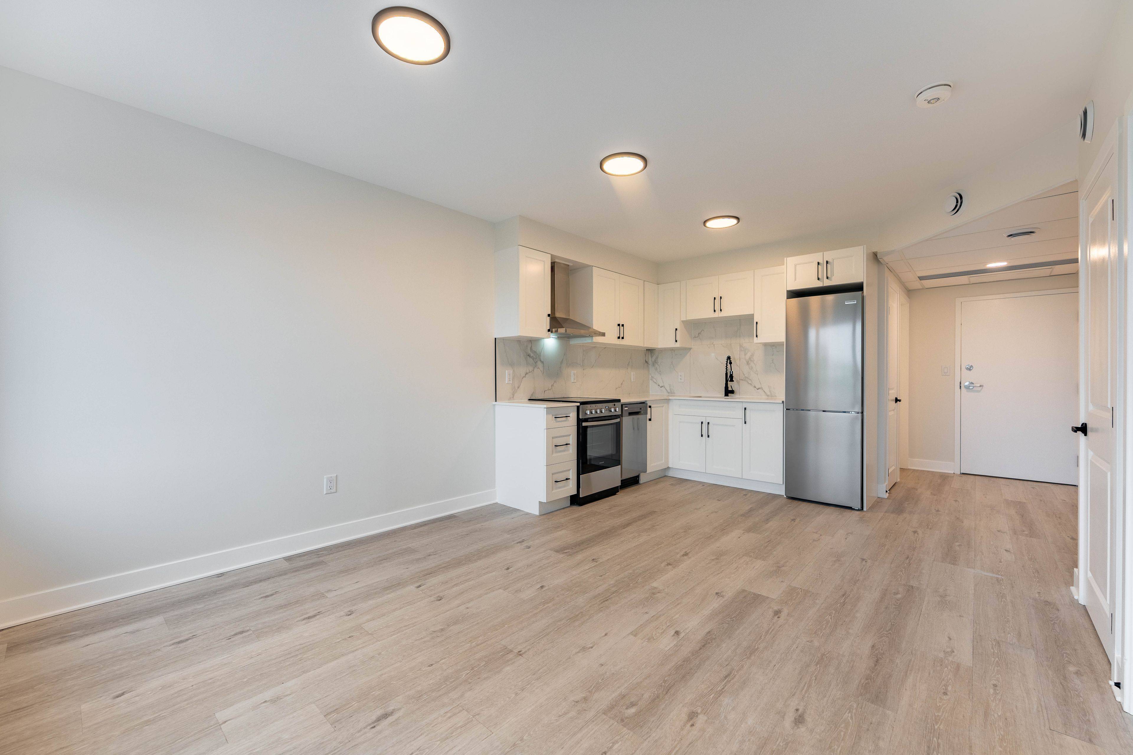 Vanier And Kingsview Park, ON K1L 7A9,360 Lacasse AVE #200