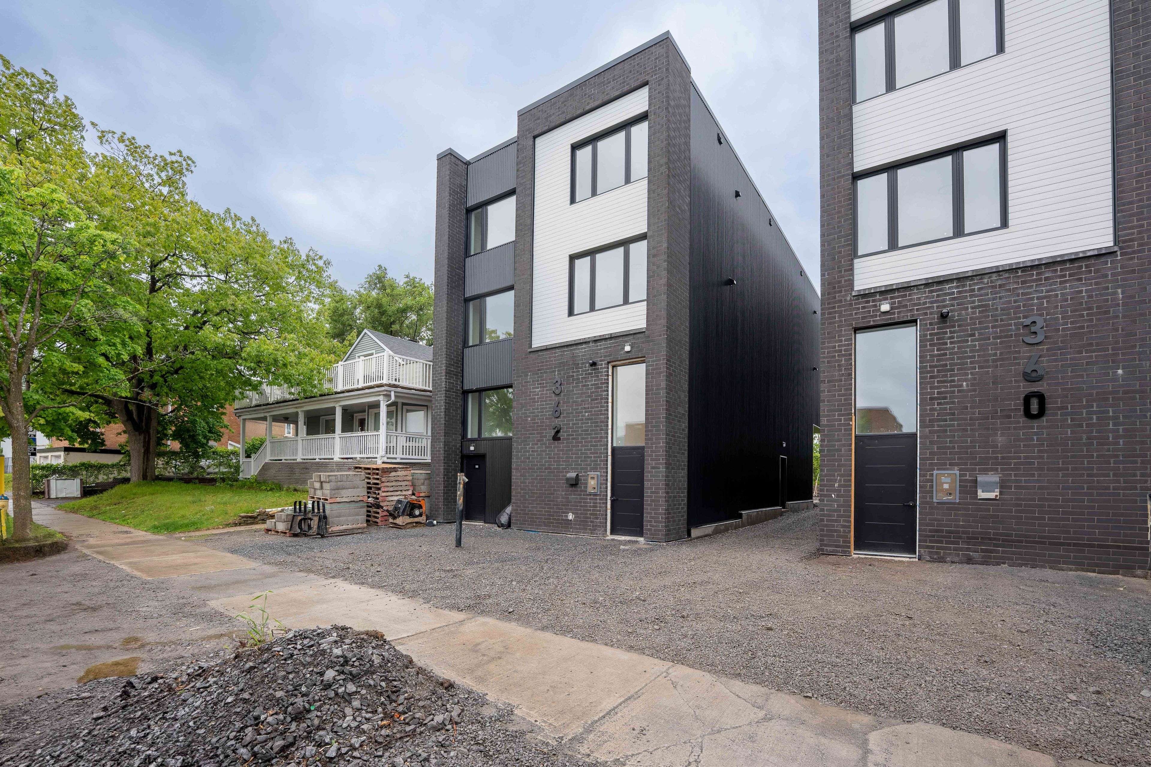 Vanier And Kingsview Park, ON K1L 7A9,360 Lacasse AVE #100