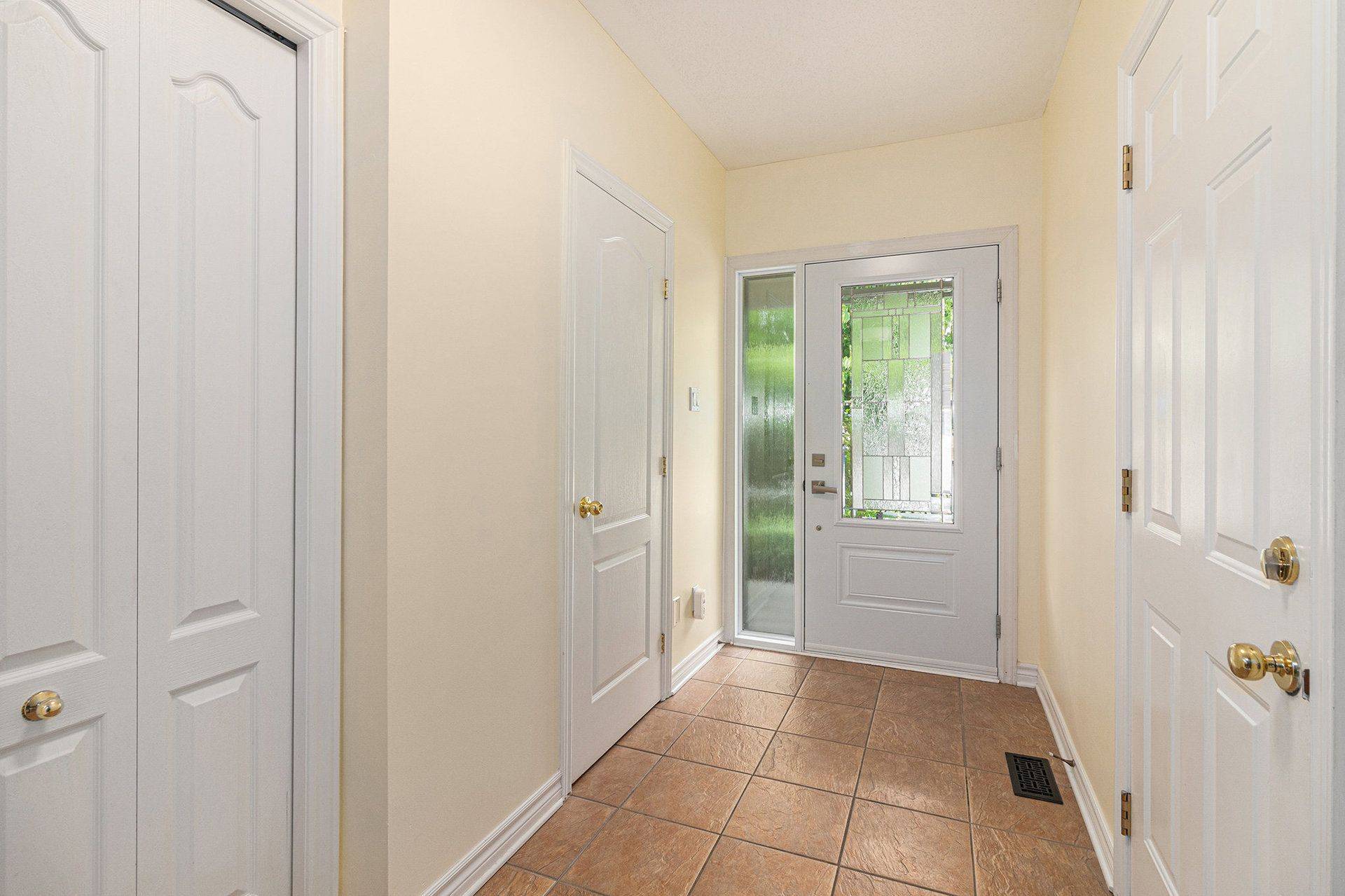 Barrhaven, ON K2J 5B3,47 Alameda WAY