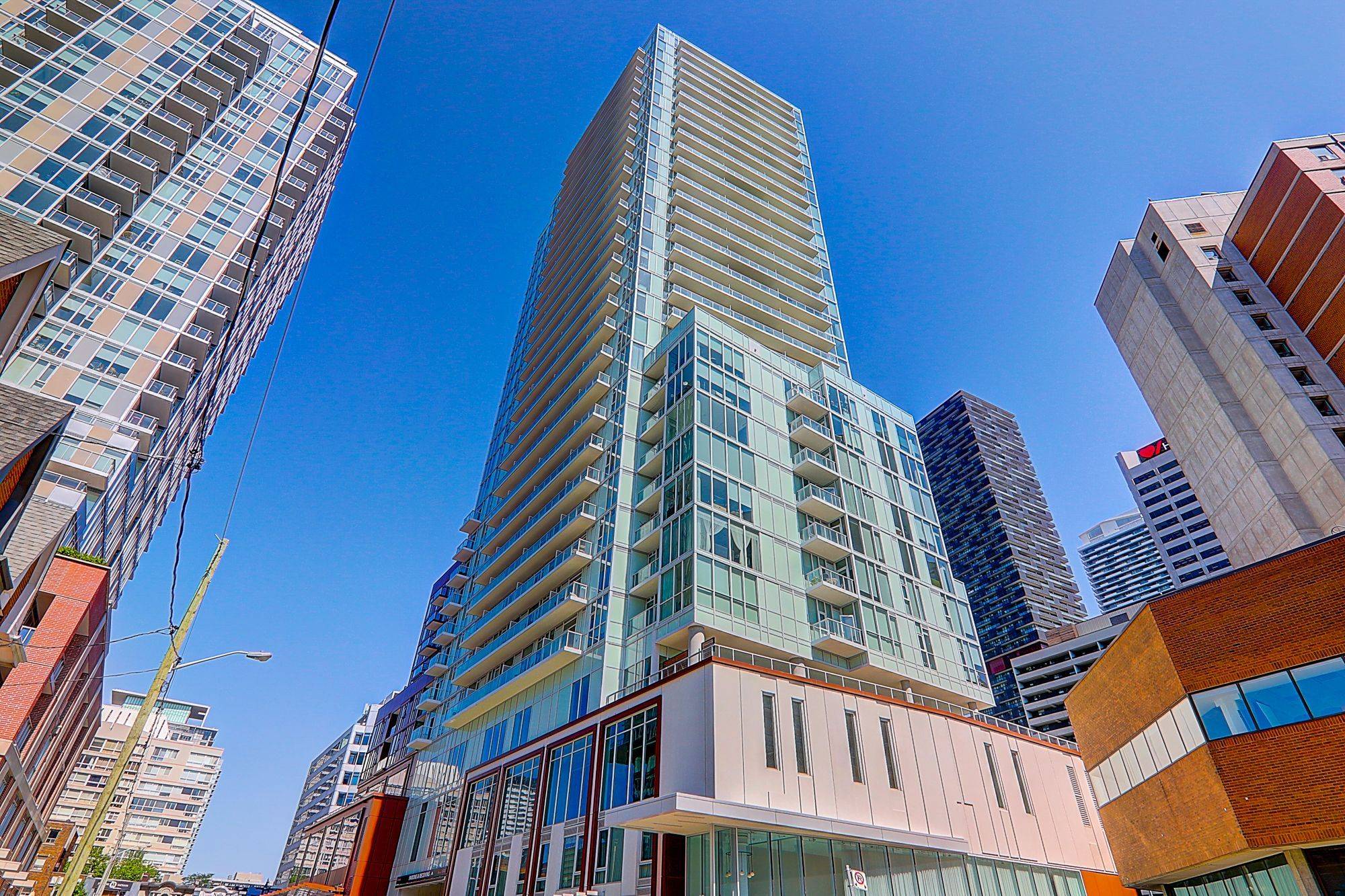 33 HELENDALE AVE #2004, Toronto C03, ON M4R 0A4