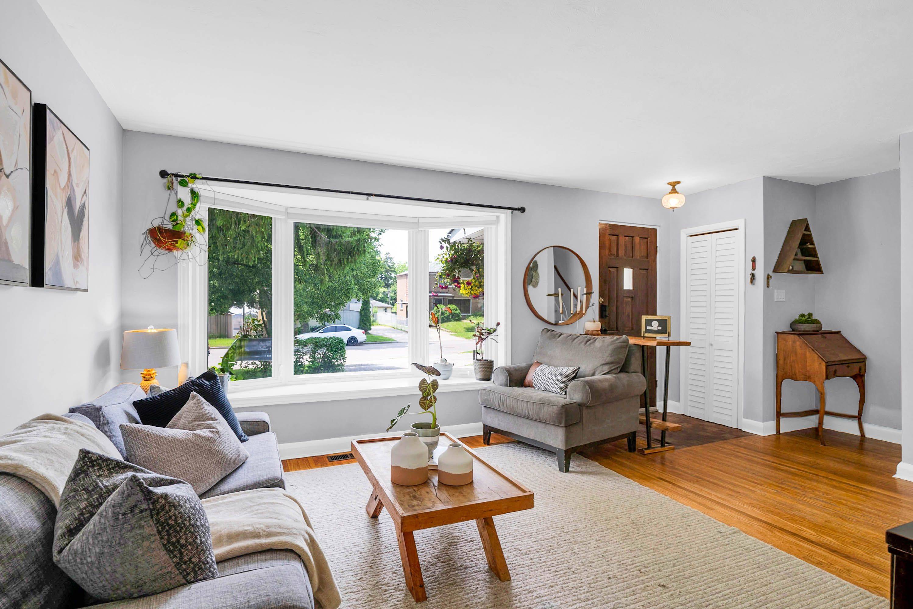 Toronto E04, ON M1K 2L5,164 Woodfern DR