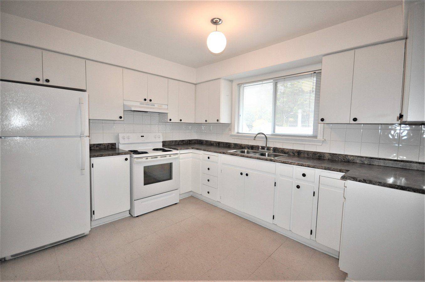 Barrie, ON L4M 2T2,54 Rose ST