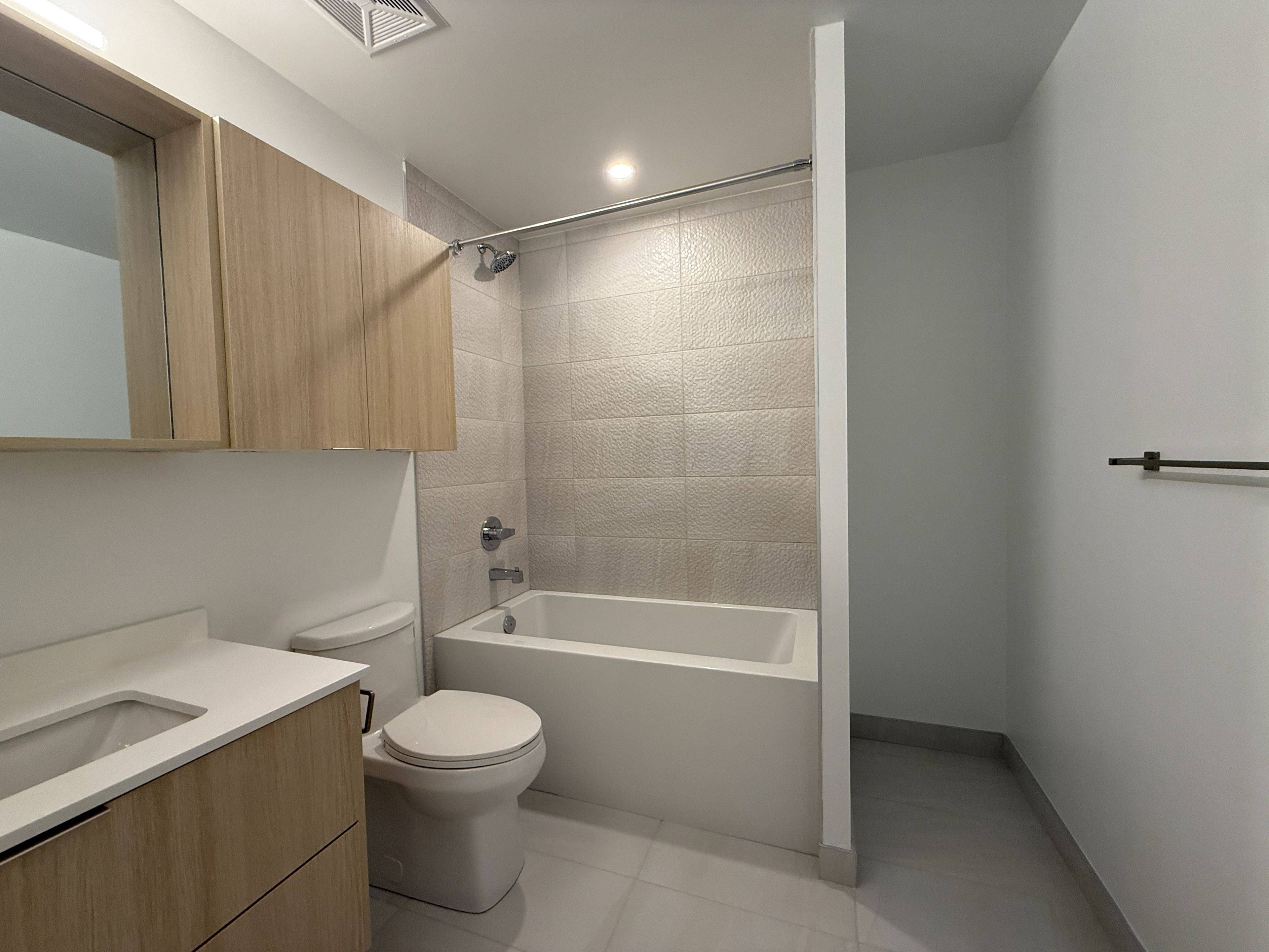 Mississauga, ON L4Z 0C9,5105 Hurontario ST #631