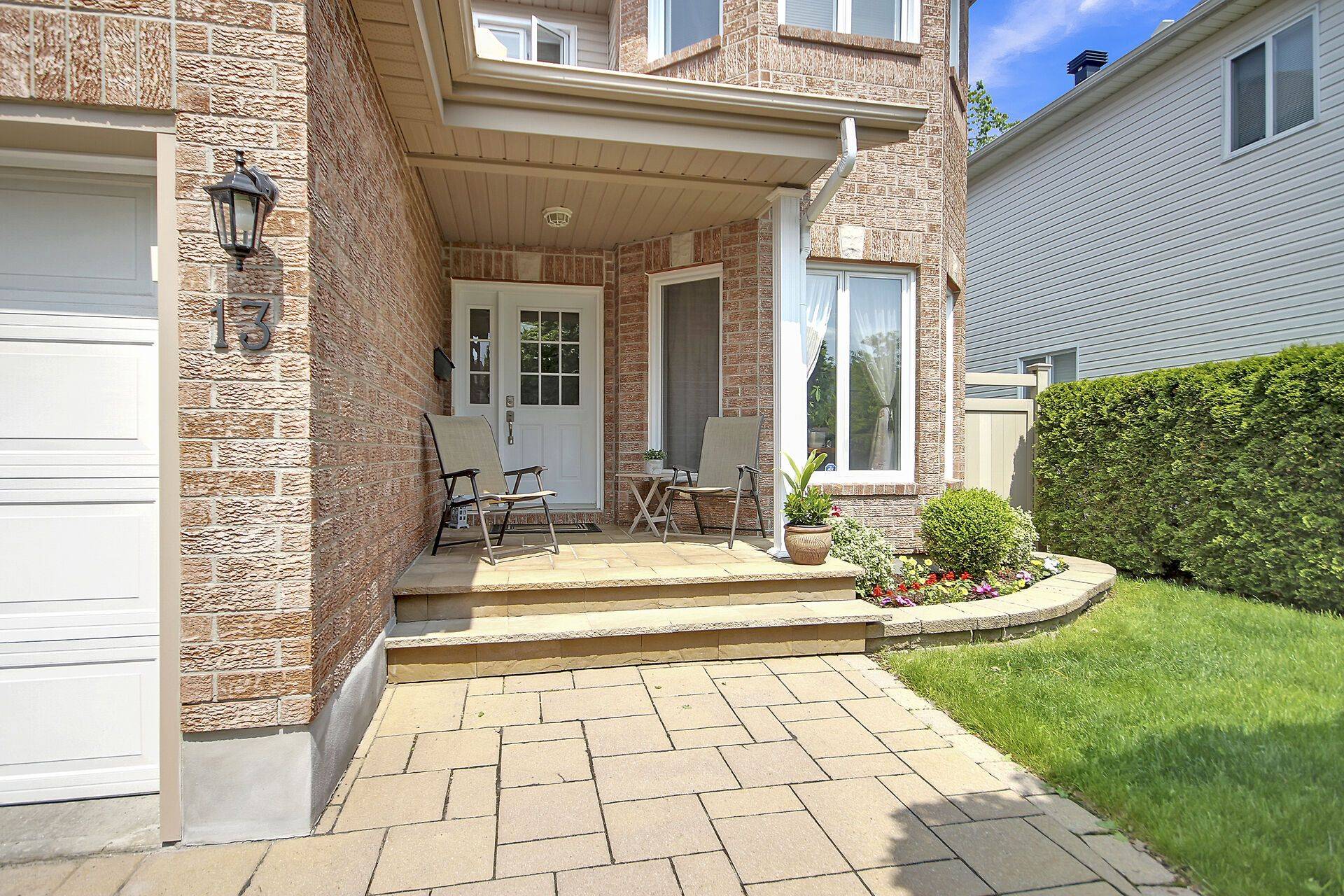 Stittsville - Munster - Richmond, ON K2S 1Z7,13 Sirocco CRES