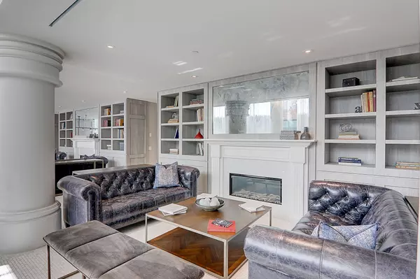 Toronto C03, ON M4R 0A4,33 HELENDALE AVE #2004
